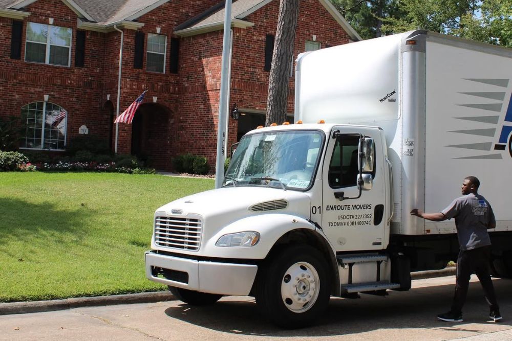 Commercial Movers With Enroute Movers